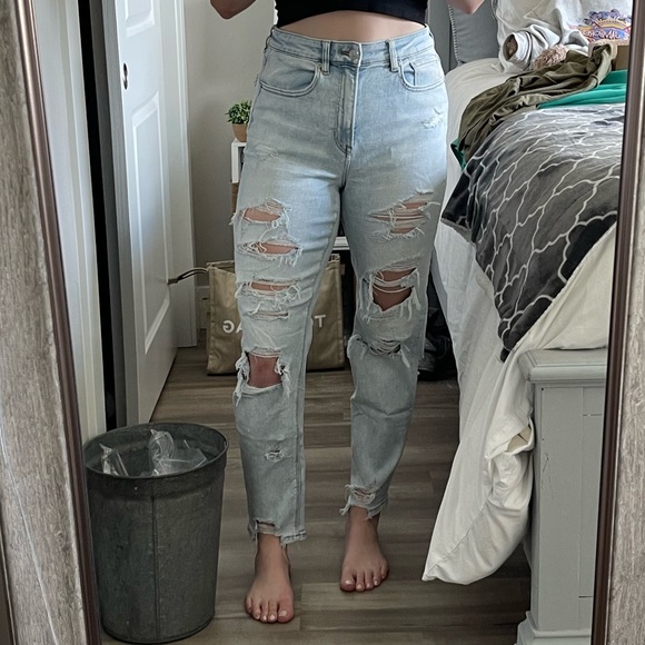 American Eagle Outfitters Denim - Ripped Mom Jean
